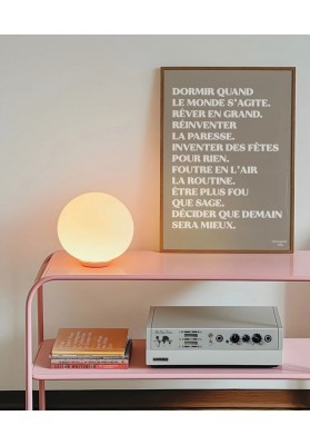 Affiche Dormir quand le monde s'agite beige et blanc