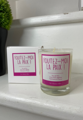 Bougie Foutez moi la paix parfum feu de cheminée