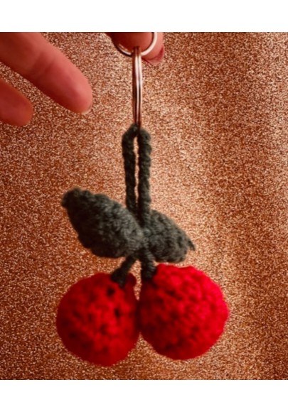 Porte-clés en crochet cerise